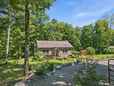 /international/us/661-oak-ridge-road-ellenville-ny-110119528582/