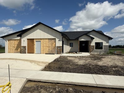 /international/us/1716-n-18th-street-aberdeen-sd-110097988323/