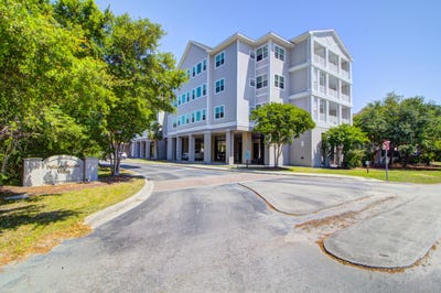 /international/us/1984-folly-road-charleston-sc-110107207776/