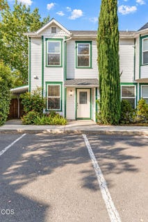 /international/us/49-california-street-ashland-or-110110294780/