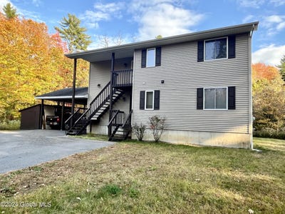 /international/us/4713-route-50-gansevoort-ny-110107692215/