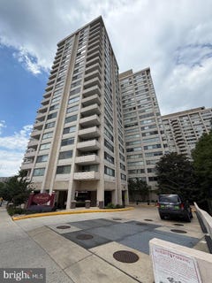 /international/us/4515-willard-avenue-chevy-chase-md-110108179016/
