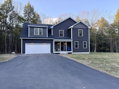 /international/us/19-treasure-lane-windham-me-110107402057/