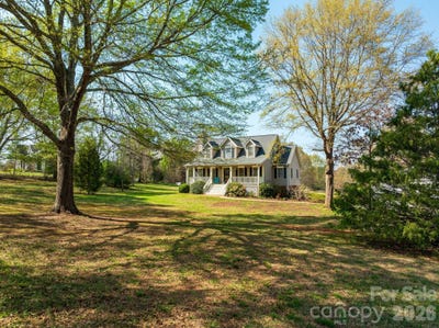 /international/us/1570-roddy-road-campobello-sc-110108169123/