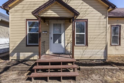 /international/us/1917-s-11th-street-council-bluffs-ia-110106985855/