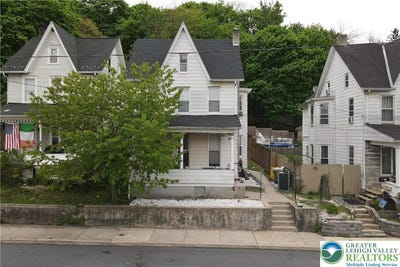/international/us/209-e-south-street-slatington-boro-pa-110107635091/