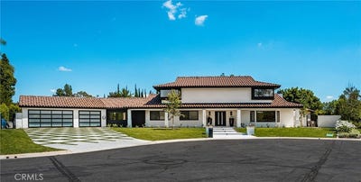 /international/us/10282-old-lamplighter-lane-villa-park-ca-110107354408/