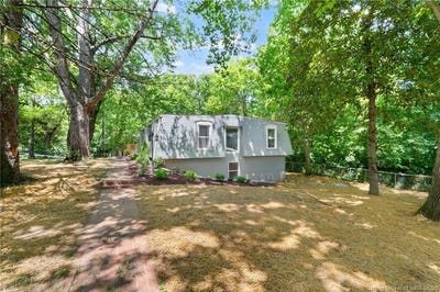 /international/us/2540-e-oak-street-new-albany-in-110120532946/