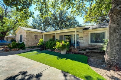 /international/us/3717-23rd-street-lubbock-tx-110120097526/