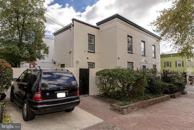 /international/us/1401-35th-st-nw-washington-dc-110107257716/
