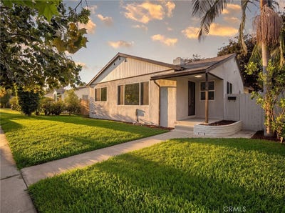 /international/us/2422-n-forest-santa-ana-ca-110110373812/
