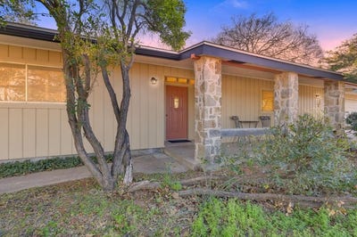 /international/us/105-hale-st-fredericksburg-tx-110101306214/