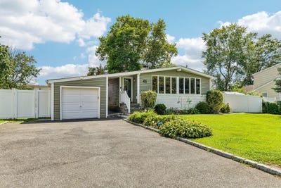 /international/us/46-beecher-avenue-east-islip-ny-110119601824/