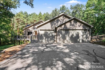 /international/us/4661-windcliff-drive-ne-rockford-mi-110110336563/