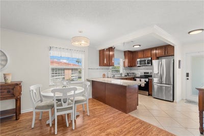 /international/us/16-vista-palm-lane-vero-beach-fl-110107614014/