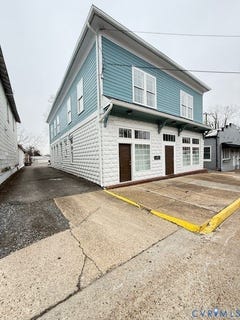 /international/us/45-cross-street-urbanna-va-110106147950/