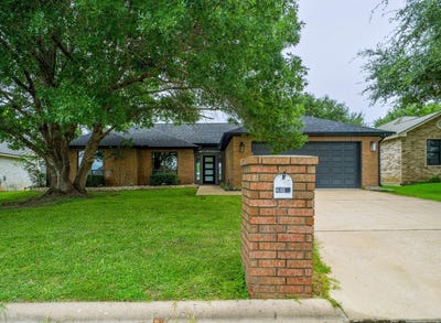 /international/us/416-spyglass-street-meadowlakes-tx-110108966062/