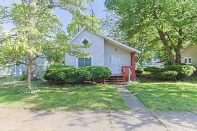 /international/us/104-clyborn-street-dowagiac-mi-110108984022/