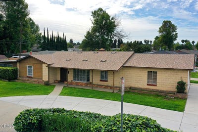 /international/us/14308-broadway-whittier-ca-110107653478/