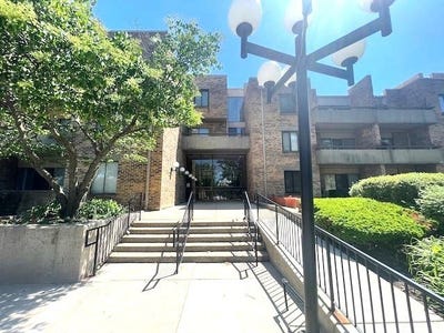 /international/us/1912-prairie-square-schaumburg-il-110108750587/