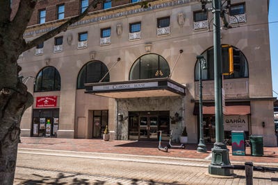 /international/us/109-n-main-st-memphis-tn-110120533045/