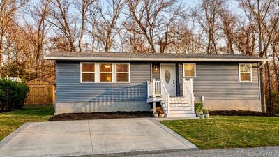 /international/us/20-walker-road-highland-falls-ny-110106325090/