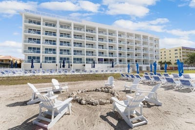 /international/us/11500-gulf-boulevard-treasure-island-fl-110099643542/