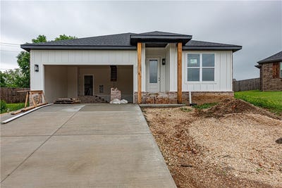 /international/us/821-pinnacle-street-prairie-grove-ar-110107635461/