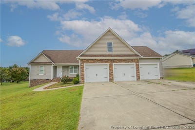 /international/us/74-jaylin-oaks-drive-spring-lake-nc-110119945584/