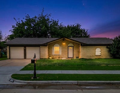 /international/us/6605-summertime-lane-watauga-tx-110108231198/