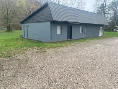 /international/us/6493-west-highway-460-frenchburg-ky-110098544286/