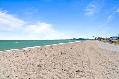 /international/us/3938-surfside-boulevard-corpus-christi-tx-110106699296/