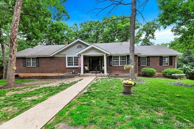 /international/us/1338-gainsborough-court-lake-sherwood-mo-110108413815/
