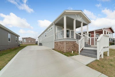 /international/us/14-secluded-ranch-bend-willis-tx-110098755574/
