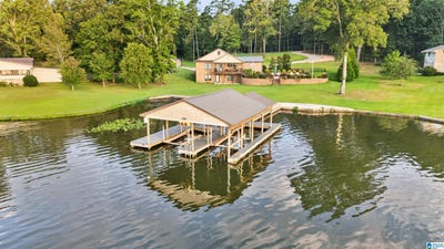 /international/us/156-primrose-lane-shelby-al-110109961959/