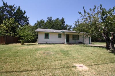 /international/us/306-s-austin-street-wolfe-city-tx-110109902304/