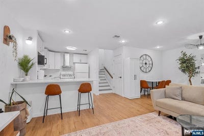 /international/us/515-44th-street-union-city-nj-110105929778/