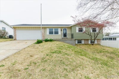 /international/us/908-crescent-drive-st-charles-mo-110107073569/