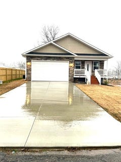 /international/us/108-longshore-drive-belton-sc-110098242039/
