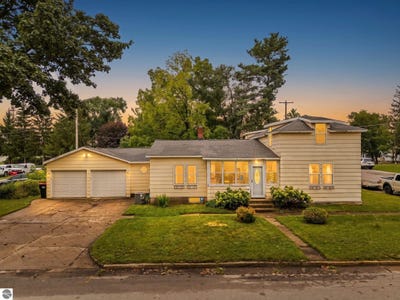 /international/us/139-w-5th-avenue-reed-city-mi-110110057361/
