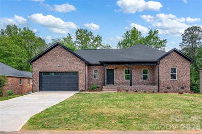 /international/us/906-4th-street-ne-conover-nc-110107462114/