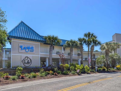 /international/us/1-norris-dr-pawleys-island-sc-110107636432/