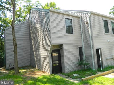 /international/us/304-bromley-estate-pine-hill-nj-110101239516/