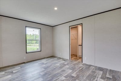 /international/us/136-carline-street-gloverville-sc-110098833389/