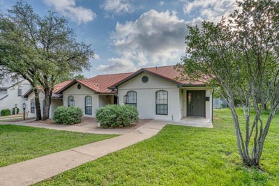 /international/us/307-out-yonder-horseshoe-bay-tx-110107982490/