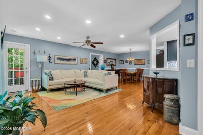 /international/us/364-mayfair-place-morganville-nj-110108753617/