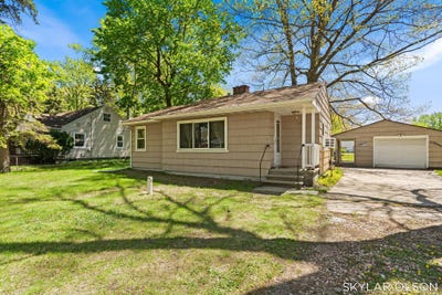 /international/us/1081-vick-road-norton-shores-mi-110108098422/