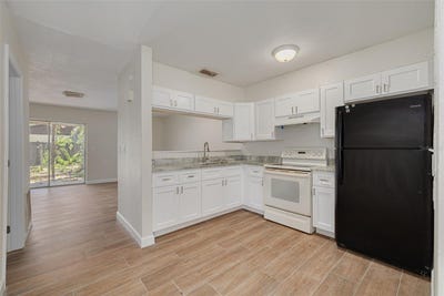 /international/us/7116-7120-oakwood-drive-new-port-richey-fl-110099934262/