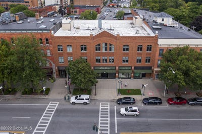 /international/us/340-broadway-saratoga-springs-ny-110107923780/