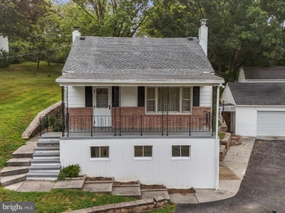/international/us/41-franklin-street-berkeley-springs-wv-110101463415/